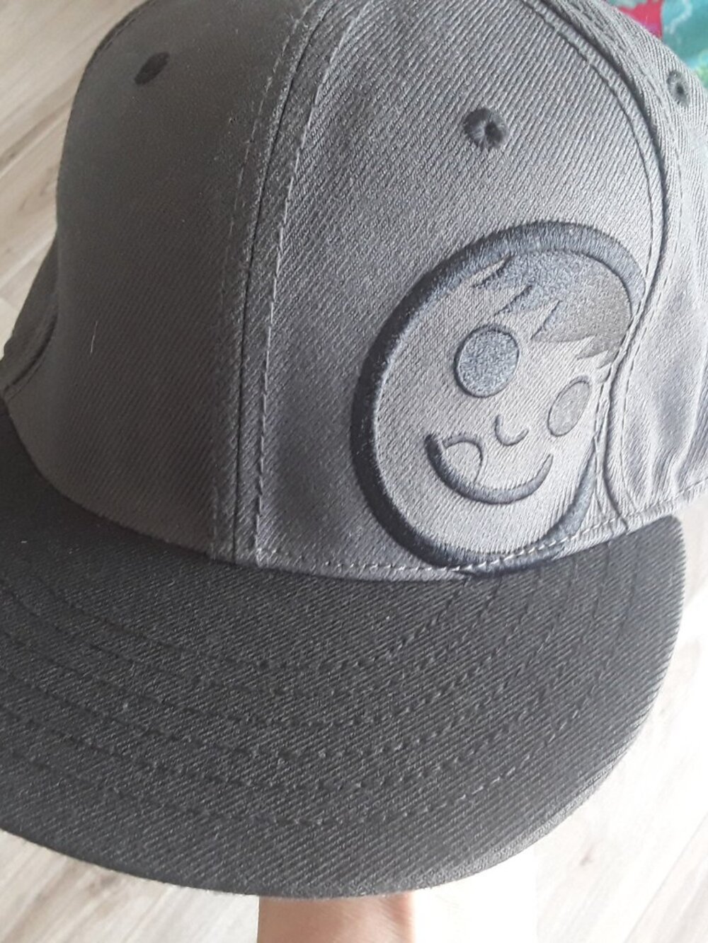 Neff Snapback Hat Grey Smiley Face Logo Adjustable Streetwear Skatewear